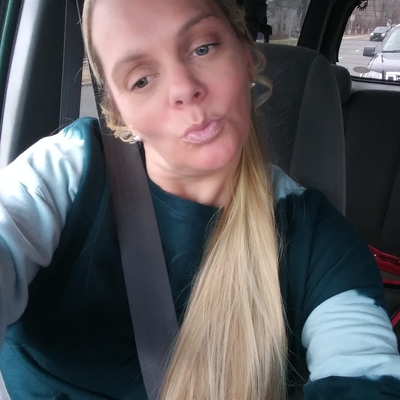 Meet your Posher, Rebecca - Picture 1 of 1